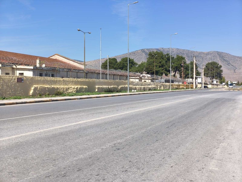 Kλείνει το στρατόπεδο στον Αμπελώνα